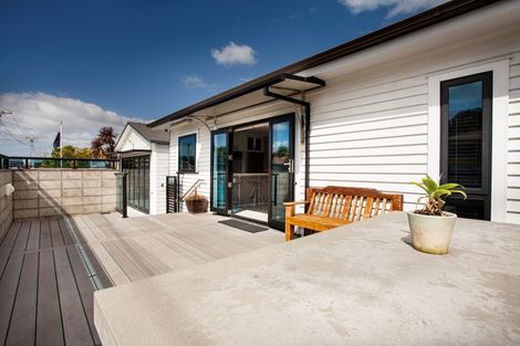 Photo of property in 48 Pitau Road, Mount Maunganui, 3116