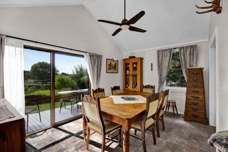 Photo of property in 22 Mills Street, Eltham, 4322