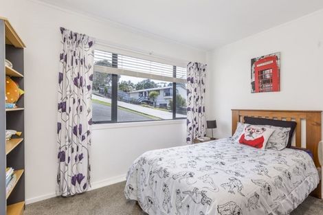 Photo of property in 17a John Road, Stanmore Bay, Whangaparaoa, 0932
