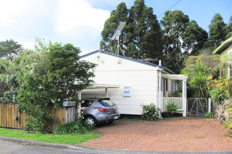 Photo of property in 9 Staley Road, Parau, Auckland, 0604
