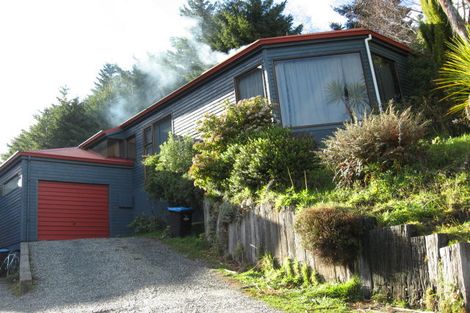 Photo of property in 11a Mackinnon Terrace, Sunshine Bay, Queenstown, 9300