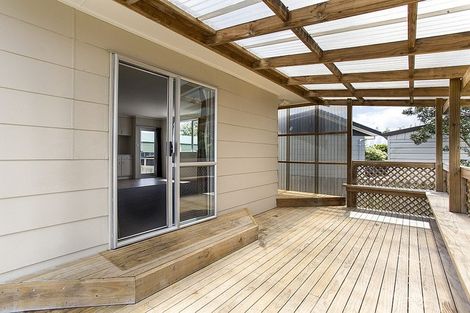 Photo of property in 2/14 Te Moau Avenue, Parakai, 0830