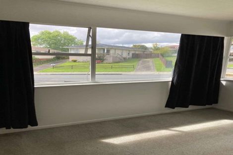 Photo of property in 111 Farquhar Road, Glendene, Auckland, 0602