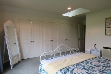 Photo of property in 2/271 Memorial Avenue, Burnside, Christchurch, 8053