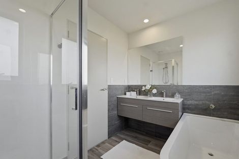 Photo of property in 94a Harbour View Road, Omokoroa, 3114