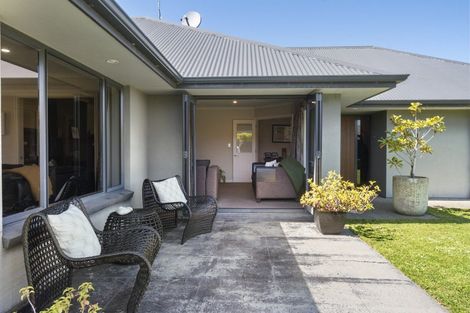 Photo of property in 5 Rodeo Drive, Kelvin Grove, Palmerston North, 4414