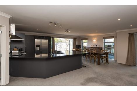 Photo of property in 28 Ruahine Place, Parklands, Christchurch, 8083