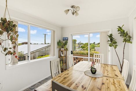 Photo of property in 22 Gray Avenue, Paraparaumu Beach, Paraparaumu, 5032