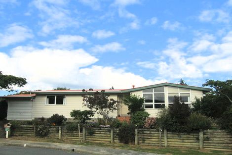 Photo of property in 14 Dunsandel Grove, Silverstream, Upper Hutt, 5019