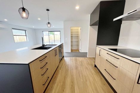 Photo of property in 18 Eileen Way, Rolleston, 7615