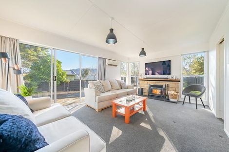 Photo of property in 10 Prestige Place, Maoribank, Upper Hutt, 5018