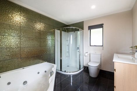 Photo of property in 16 Rakau Views, Orewa, 0931