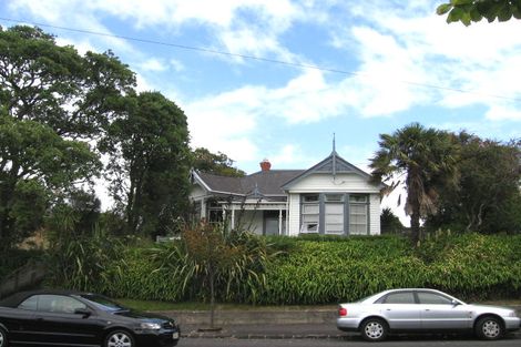 Photo of property in 166 Hinemoa Street, Birkenhead, Auckland, 0626