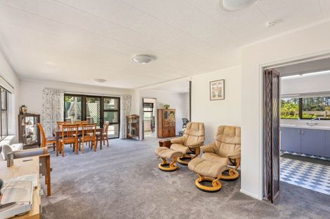 Photo of property in 529 South Road, Omata, New Plymouth, 4374