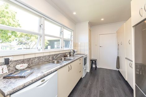 Photo of property in 10 Great North Road, Saint Johns Hill, Whanganui, 4500