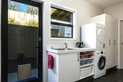 Photo of property in 21 Glentui Place, Waikawa, Picton, 7220