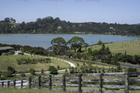 Photo of property in 35a Te Akau Drive, Russell, 0272