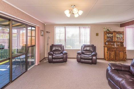 Photo of property in 16 Akepiro Place, Tawhero, Whanganui, 4501