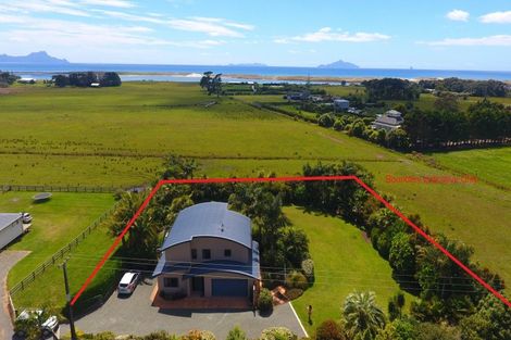 Photo of property in 381 Cove Road, Waipu, 0582