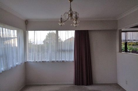 Photo of property in 2/125 Glenmore Road, Sunnyhills, Auckland, 2010