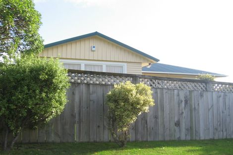 Photo of property in 6 Annan Grove, Papakowhai, Porirua, 5024