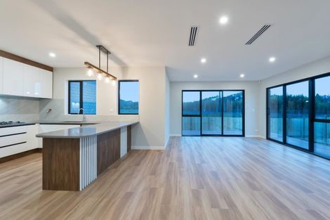 Photo of property in 12 Kiokio Place, Swanson, Auckland, 0614