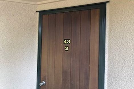 Photo of property in 43a Forrest Hill Road, Milford, Auckland, 0620