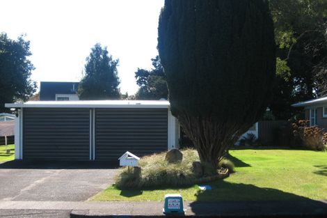 Photo of property in 1 Arthur Place, Opaheke, Papakura, 2113