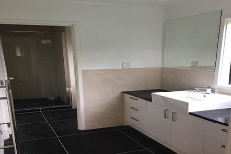 Photo of property in 14 Loloma Drive, Half Moon Bay, Auckland, 2012