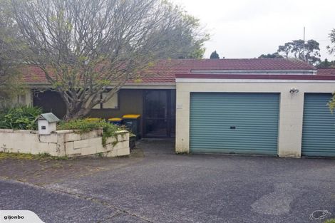 Photo of property in 57 Cron Avenue, Te Atatu South, Auckland, 0610
