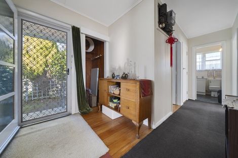 Photo of property in 18 Moheke Avenue, Roslyn, Palmerston North, 4414