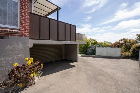 Photo of property in 38 Dyers Pass Road, Cashmere, Christchurch, 8022