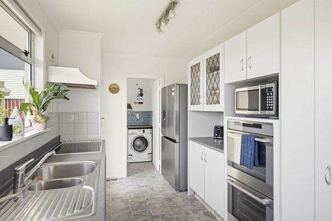 Photo of property in 22 Gray Avenue, Paraparaumu Beach, Paraparaumu, 5032