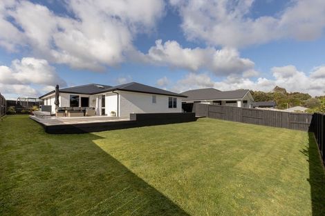 Photo of property in 22 Kahawai Place, Omokoroa, 3114
