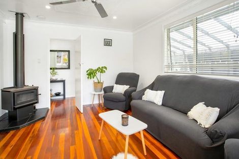 Photo of property in 23a Woodglen Road, Glen Eden, Auckland, 0602