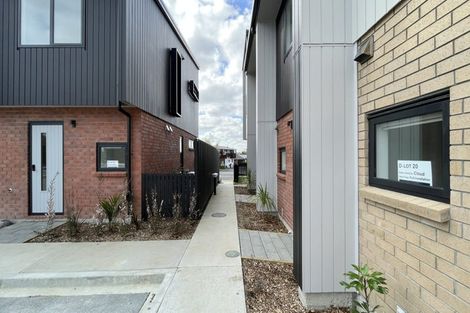 Photo of property in 4/476 West Coast Road, Glen Eden, Auckland, 0602