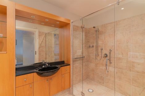 Photo of property in 141 Hackthorne Road, Cashmere, Christchurch, 8022