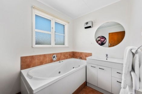 Photo of property in 41 Strasbourge Street, Martinborough, 5711