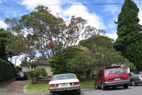 Photo of property in 10 Dodson Avenue, Milford, Auckland, 0620