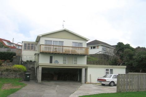 Photo of property in 30 Collins Avenue, Tawa, Wellington, 5028