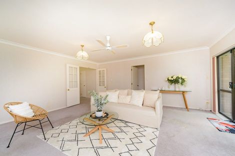 Photo of property in 112 John F Kennedy Drive, Milson, Palmerston North, 4414