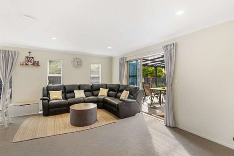 Photo of property in 15 Little Oaks Drive, Yaldhurst, Christchurch, 8042