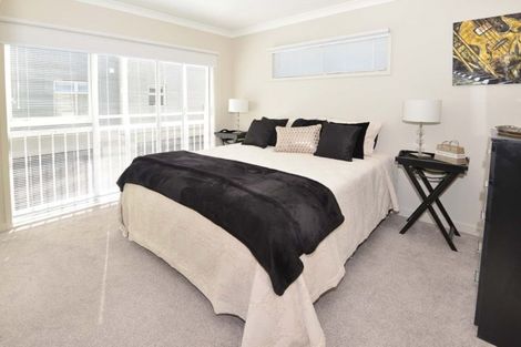 Photo of property in 16 Parkside Drive, Orewa, 0931