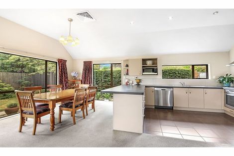 Photo of property in 2/35 Glenburn Place, Avonhead, Christchurch, 8042