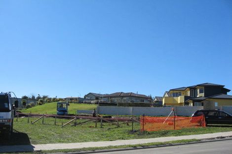 Photo of property in 28 Hikanui Drive, Havelock North, 4130