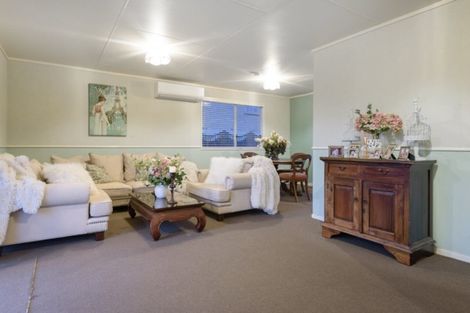 Photo of property in 31 Dunton Drive, Welcome Bay, Tauranga, 3112