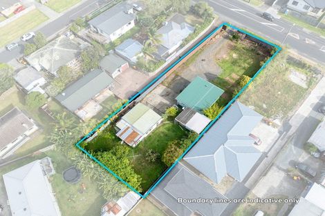 Photo of property in 21 Don Buck Road, Massey, Auckland, 0614