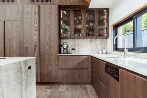 Photo of property in 20 Gilbert Street, New Plymouth, 4310