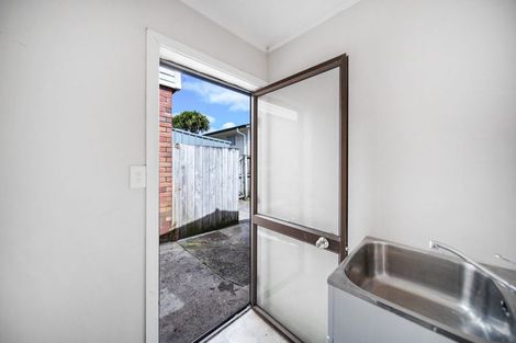 Photo of property in 12 Ronald Place, Manurewa, Auckland, 2102