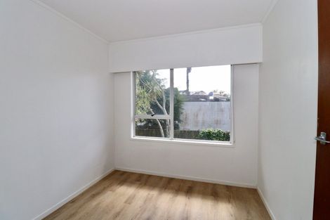 Photo of property in 28 Glynnbrooke Street, Te Atatu South, Auckland, 0610